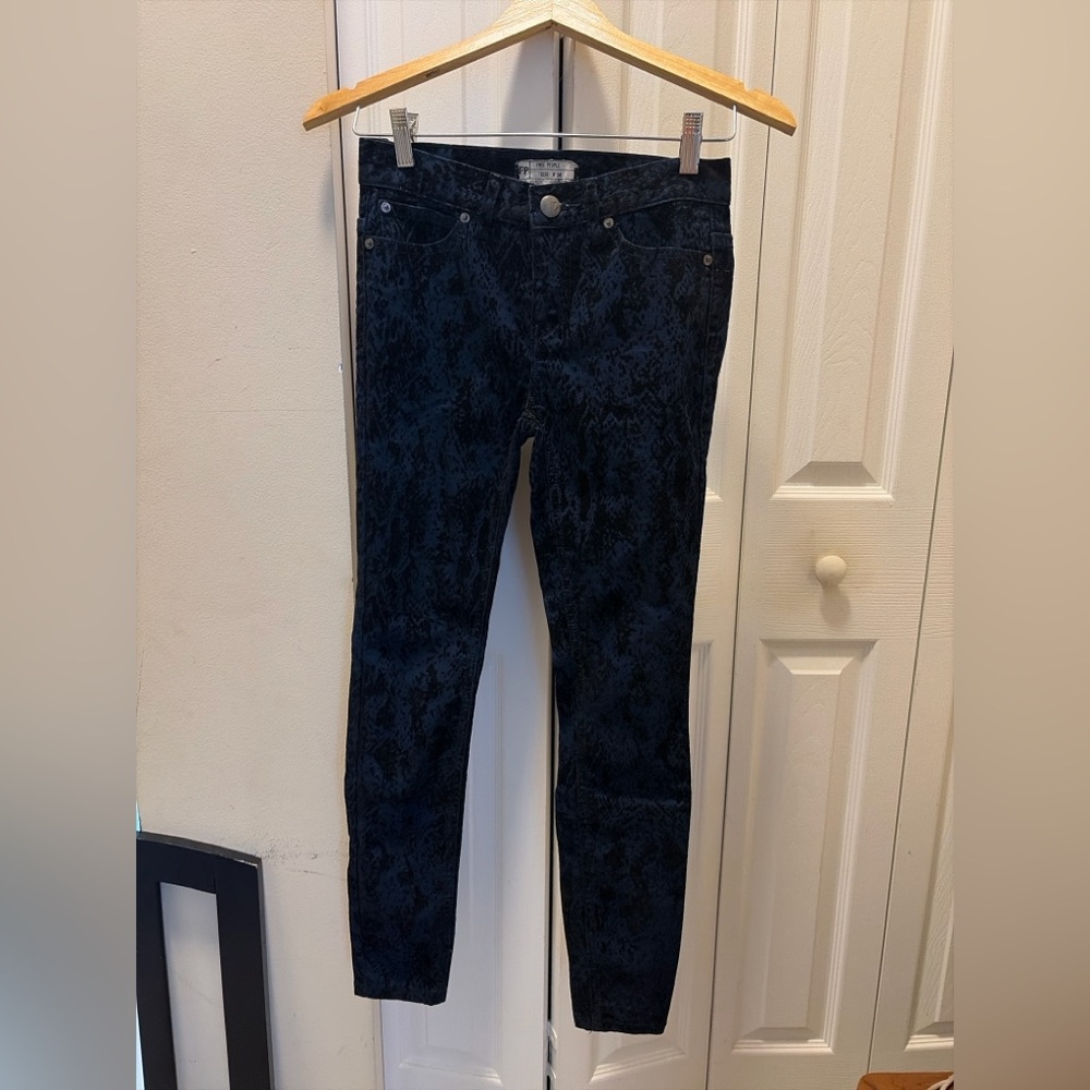 Free People Flocked Velvet Pattern Skinny Jeans 24